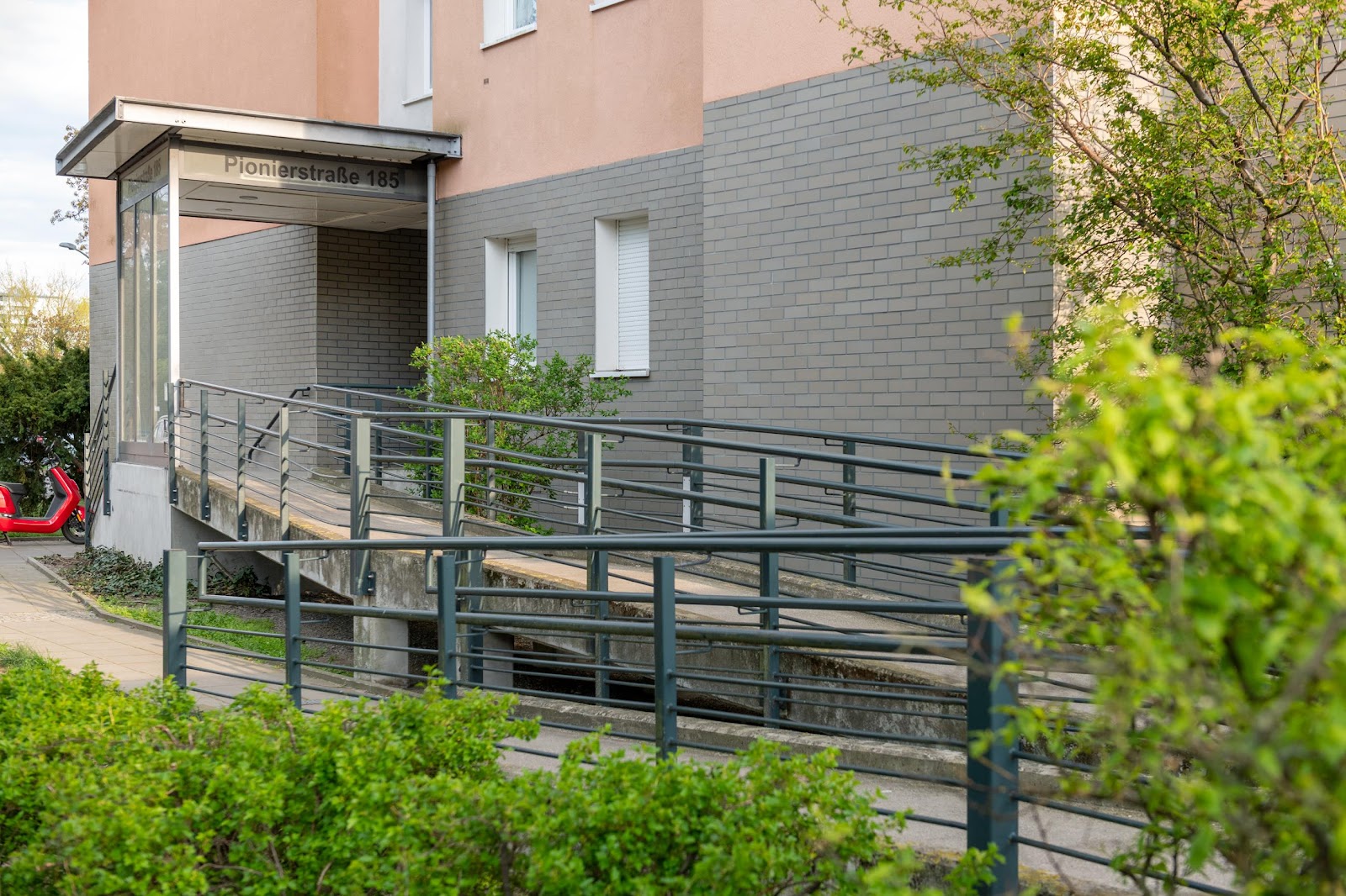 تصویر Schöne 2-Zimmer-Wohnung · Pionierstraße 185, 13589 Berlin