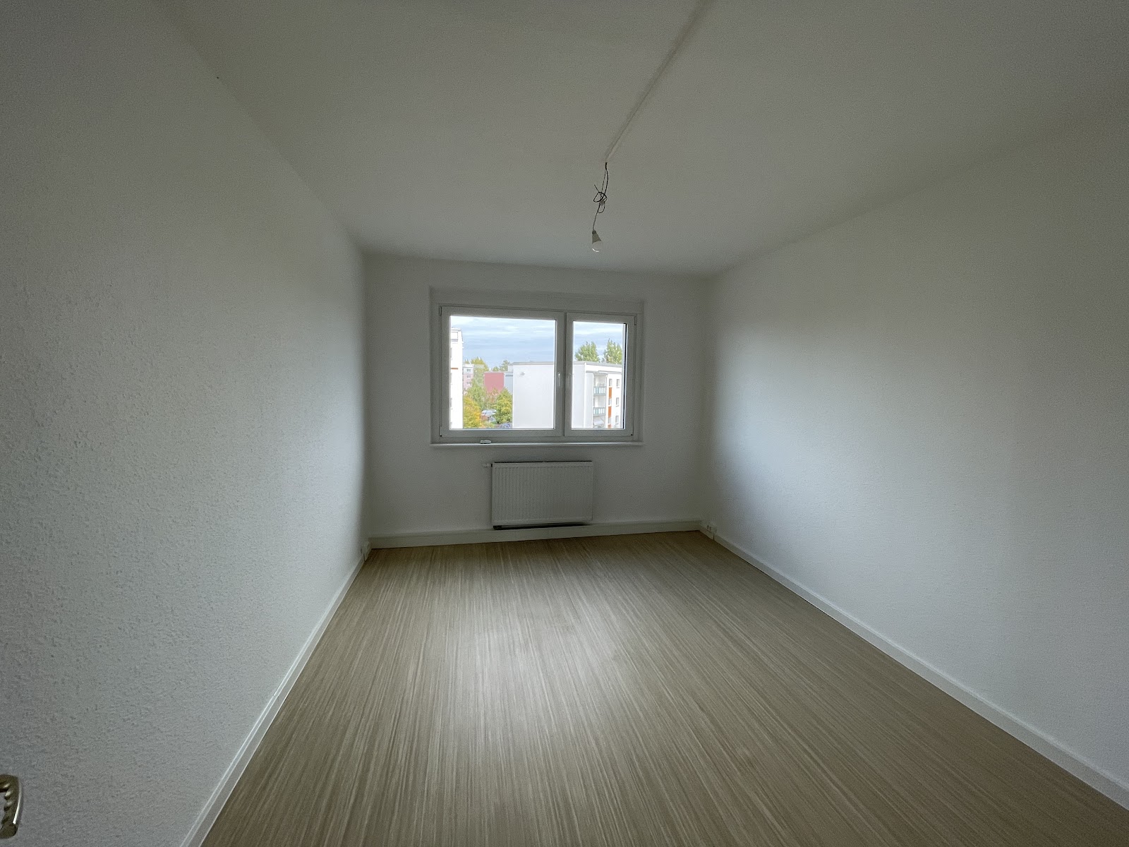 تصویر 3 Zimmer im 5. OG ohne Aufzug!