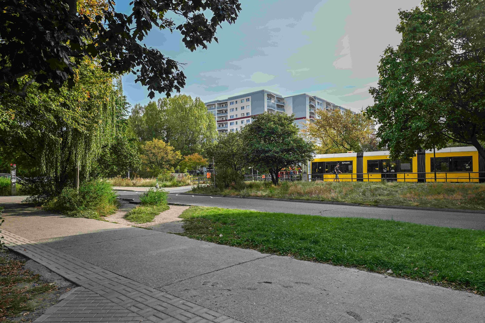 تصویر Großzügige Neubauwohnung mit Balkon