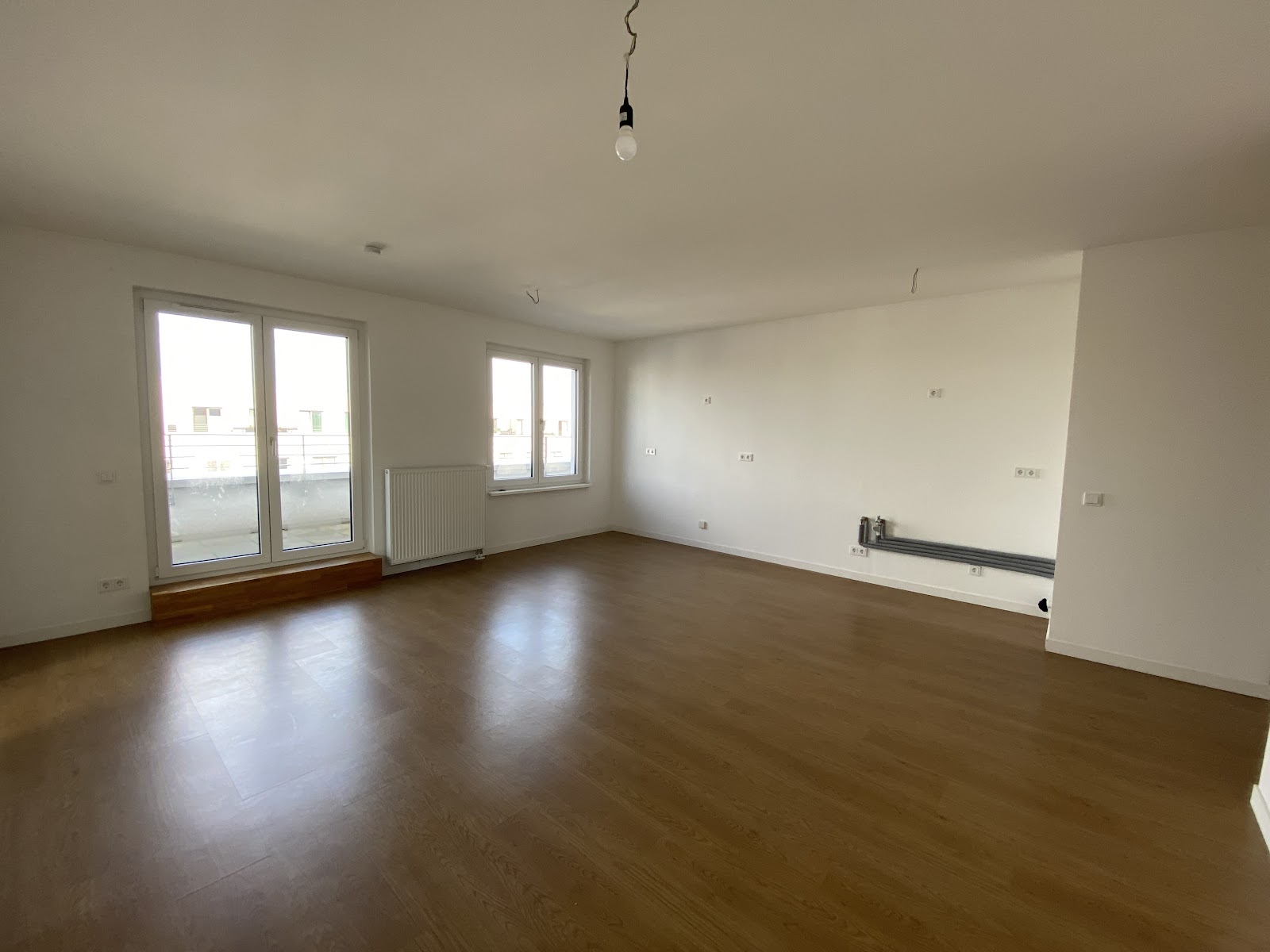 تصویر Große Familienwohnung - keiner wohnt über Ihnen - Neubau Zweitbezug!