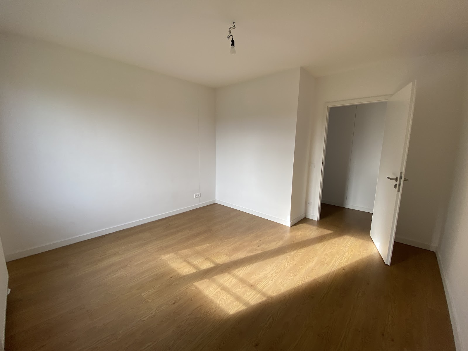 Große Familienwohnung - keiner wohnt über Ihnen - Neubau Zweitbezug! – Foto 13