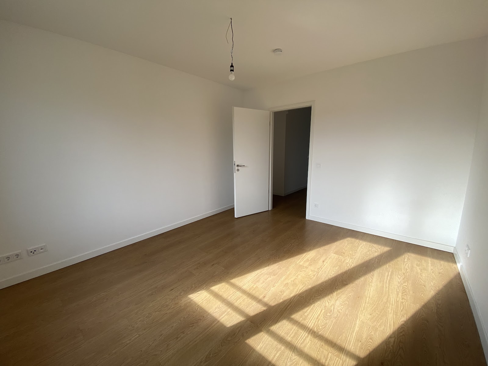 Große Familienwohnung - keiner wohnt über Ihnen - Neubau Zweitbezug! – Foto 15