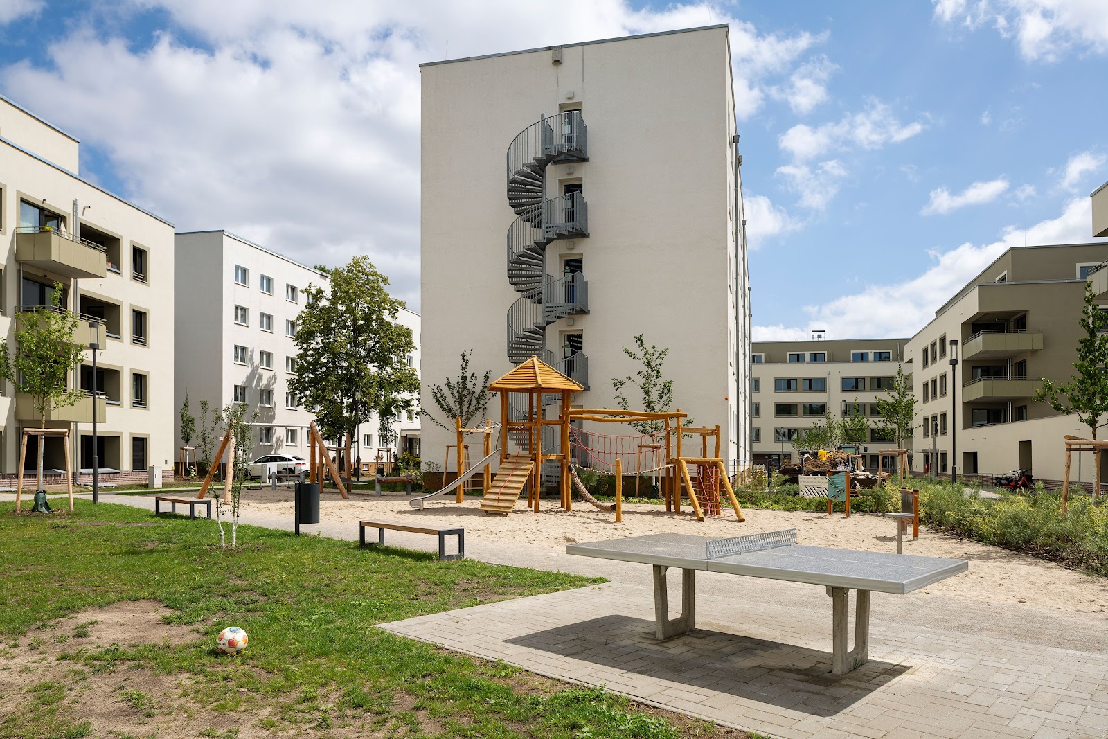 Erstbezug im Neubau mit Einbauküche – Foto 6