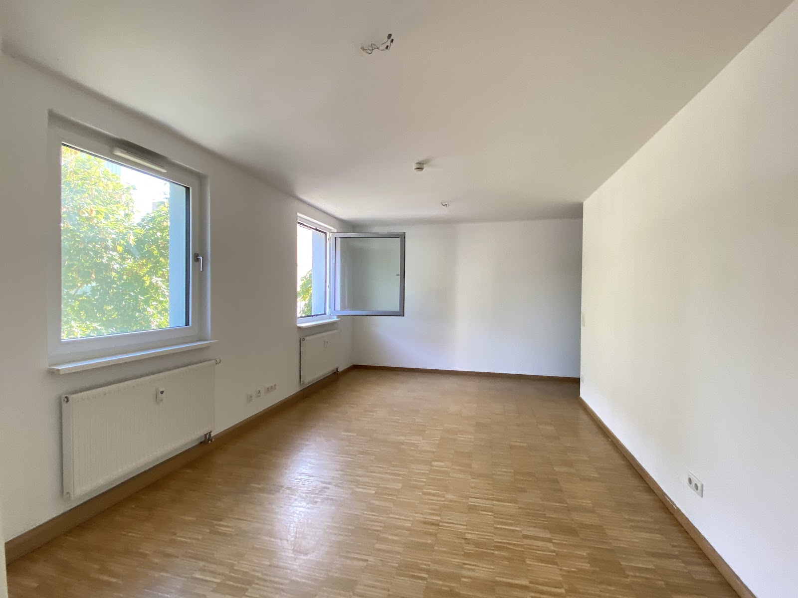 تصویر Zentral gelegene Wohnung - Streicharbeiten erforderlich - Wir kommen Ihnen entgegen! · Abram-Joffe-Straße 8, 12489 Berlin