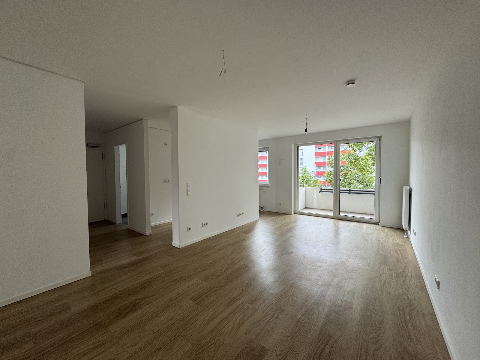 تصویر Tageslichtbad und Süd-West-Balkon - Nähe Gärten der Welt – ohne WBS