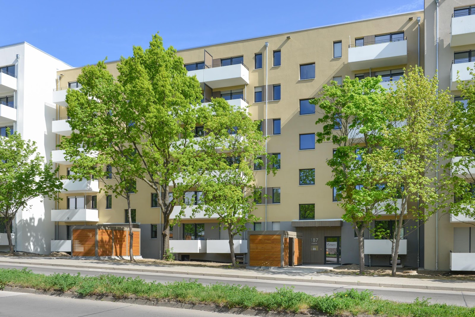 تصویر Tageslichtbad und Süd-West-Balkon - Nähe Gärten der Welt – ohne WBS
